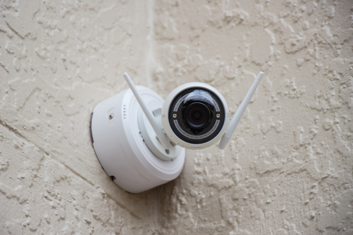 Choosing the Right Security System for Residential and Commercial Use